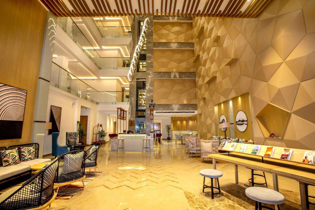 Ramada By Wyndham Katra Station Road酒店 外观 照片