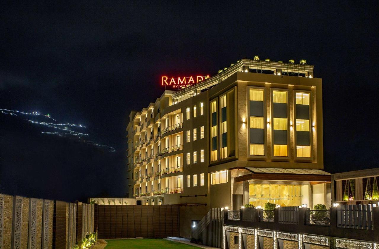 Ramada By Wyndham Katra Station Road酒店 外观 照片