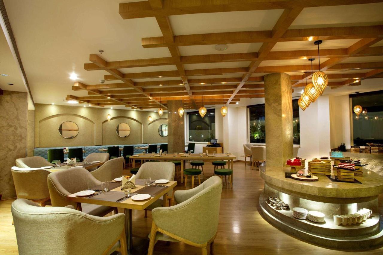 Ramada By Wyndham Katra Station Road酒店 外观 照片