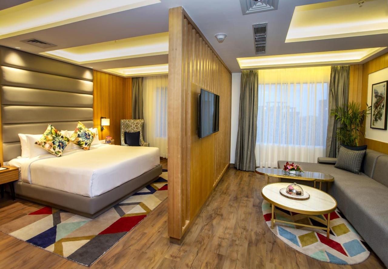 Ramada By Wyndham Katra Station Road酒店 外观 照片