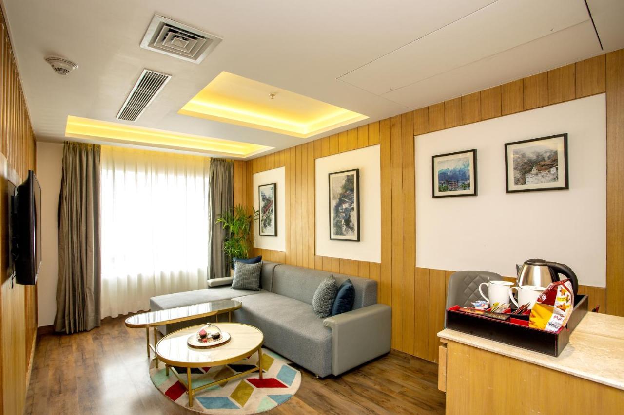 Ramada By Wyndham Katra Station Road酒店 外观 照片