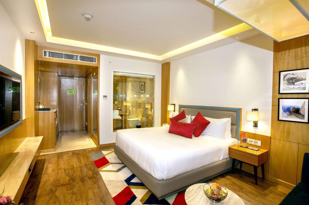 Ramada By Wyndham Katra Station Road酒店 外观 照片